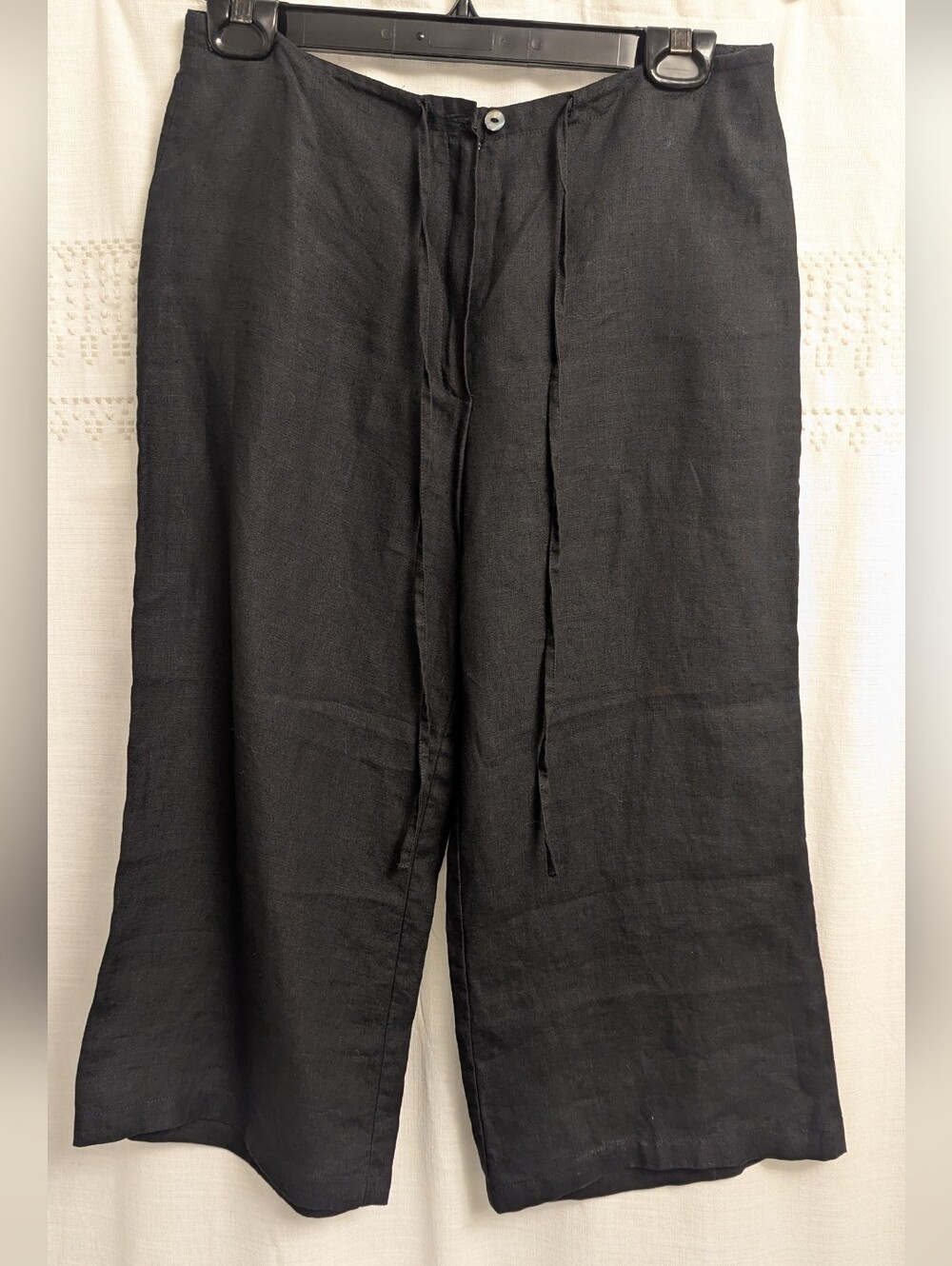 Pure Linen Black Wide-Leg Capris